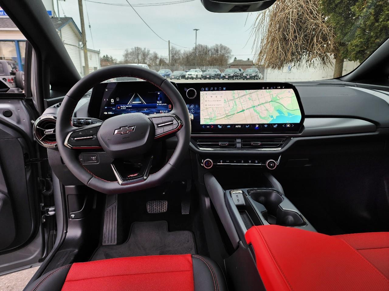 2025 Chevrolet Equinox EV RS 4dr Photo