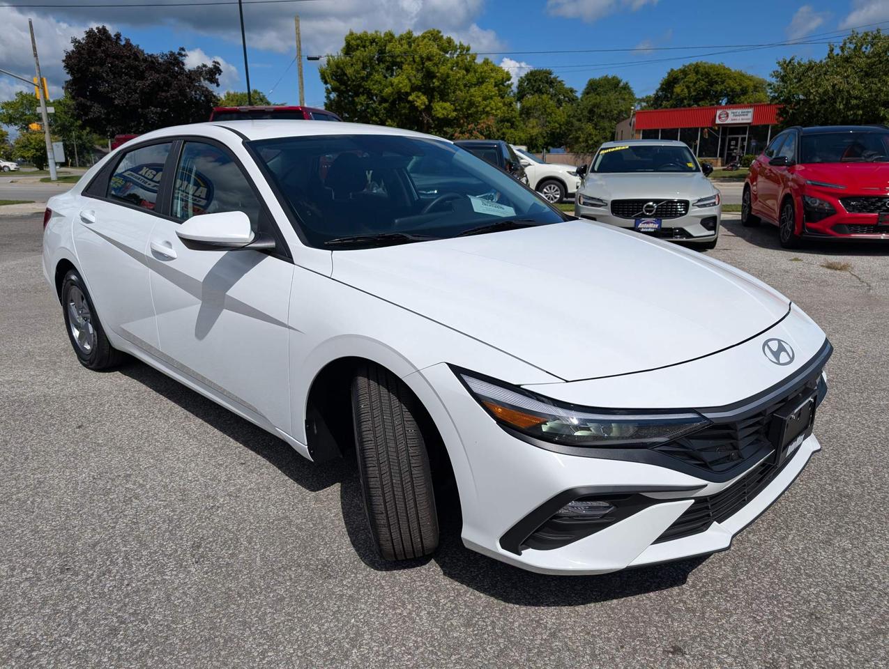 2024 Hyundai Elantra ESSENTIAL 4DR SEDAN Photo