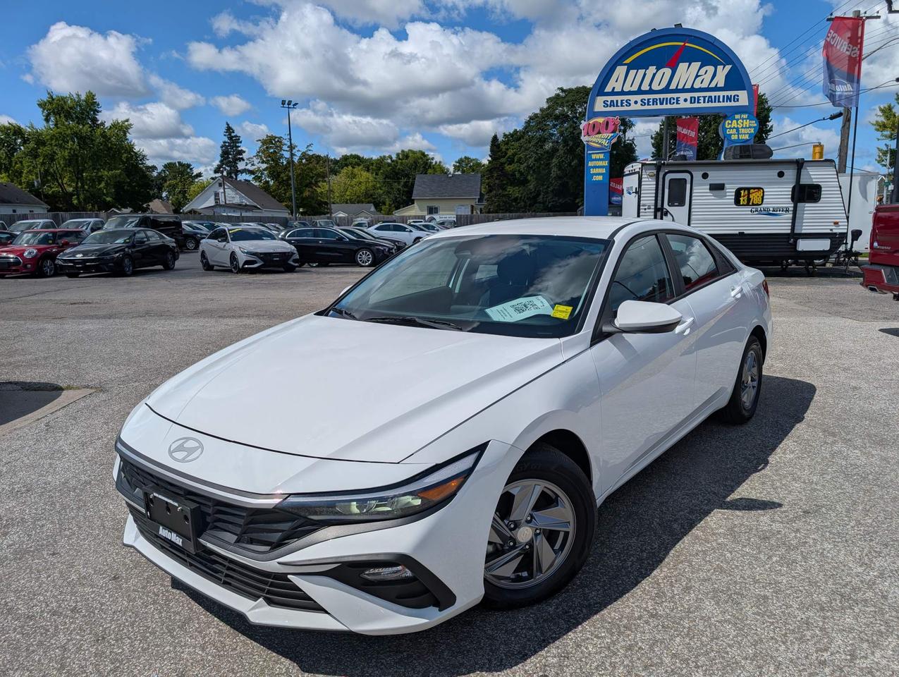 2024 Hyundai Elantra ESSENTIAL 4DR SEDAN Photo0