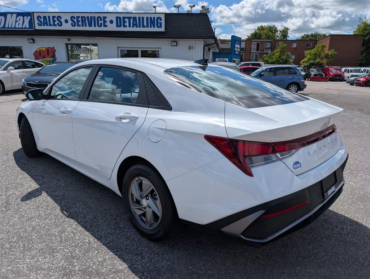 2024 Hyundai Elantra ESSENTIAL 4DR SEDAN Photo