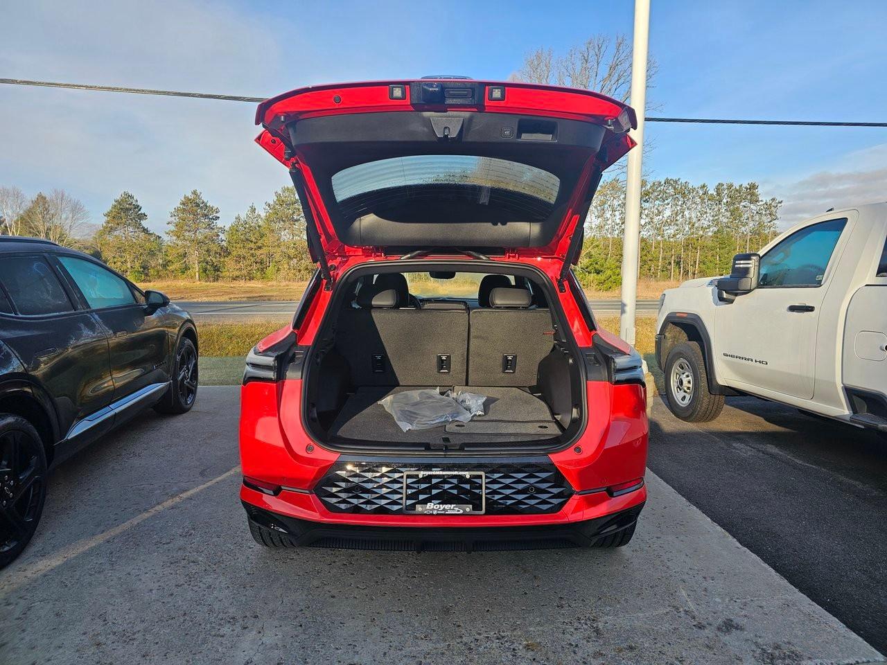 2025 Chevrolet Equinox EV 4dr RS Photo