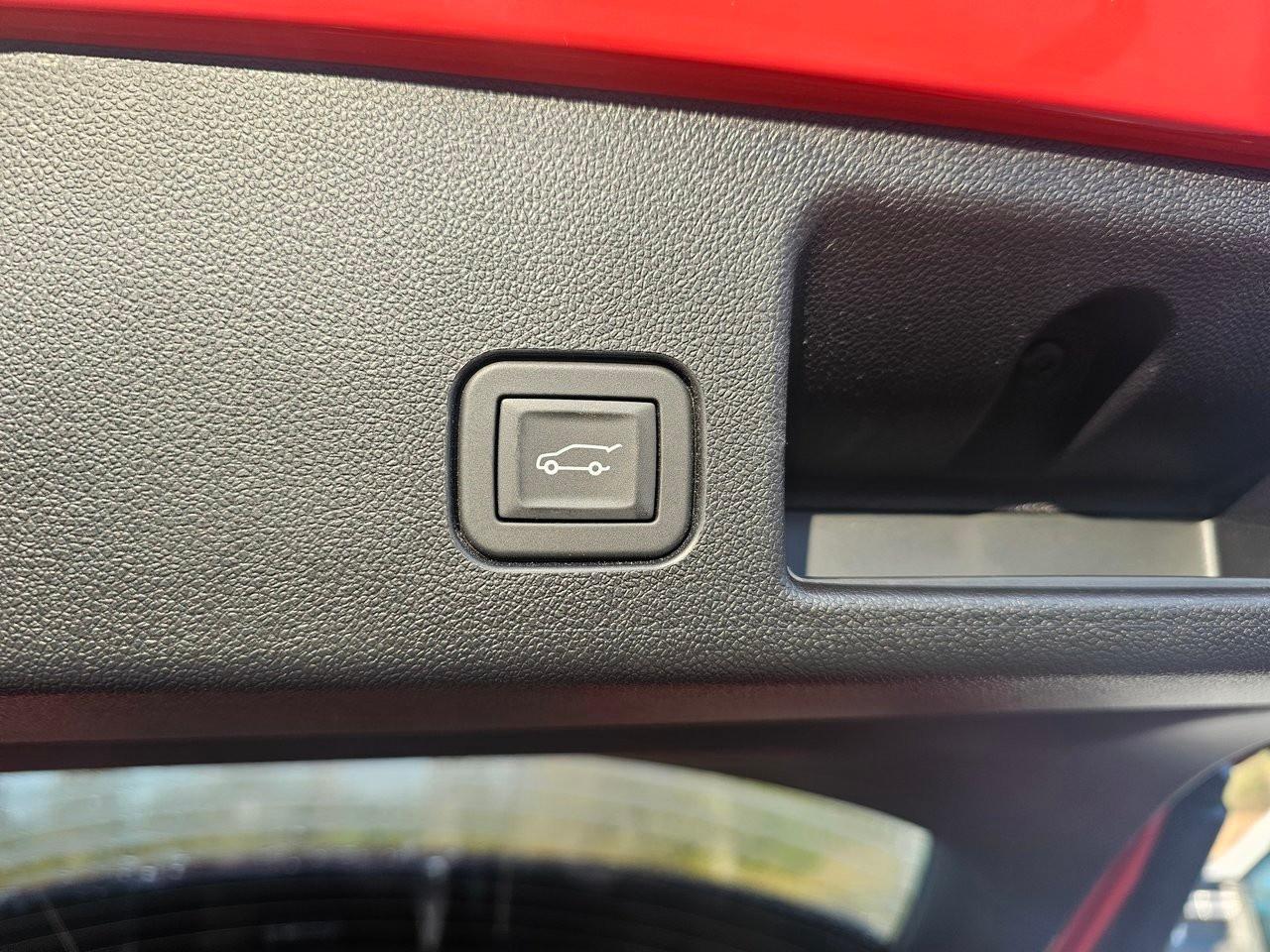 2025 Chevrolet Equinox EV 4dr RS Photo