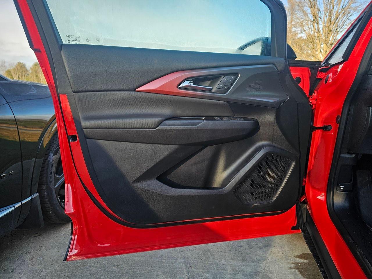 2025 Chevrolet Equinox EV 4dr RS Photo