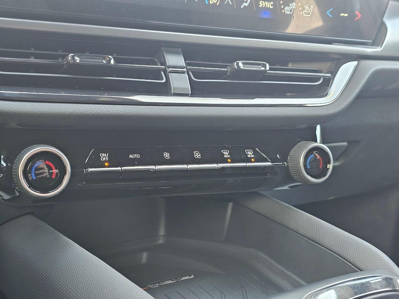 2025 Chevrolet Equinox EV 4dr RS Photo