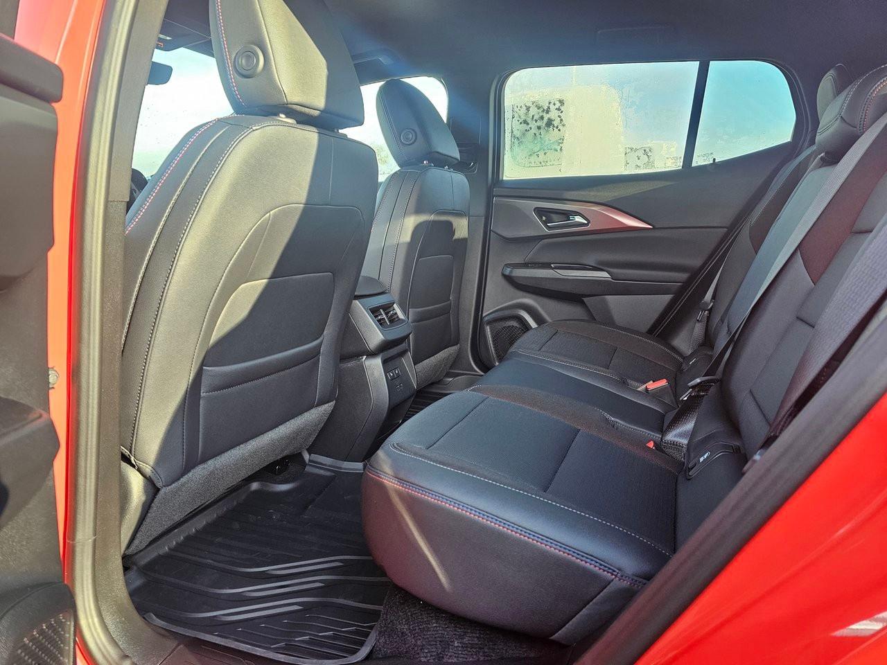 2025 Chevrolet Equinox EV 4dr RS Photo