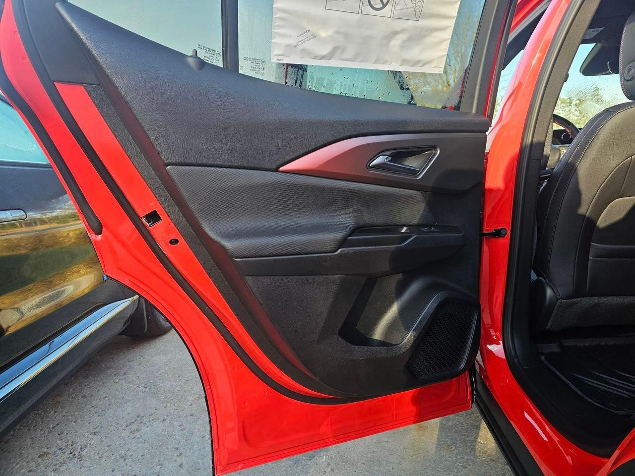 2025 Chevrolet Equinox EV 4dr RS Photo