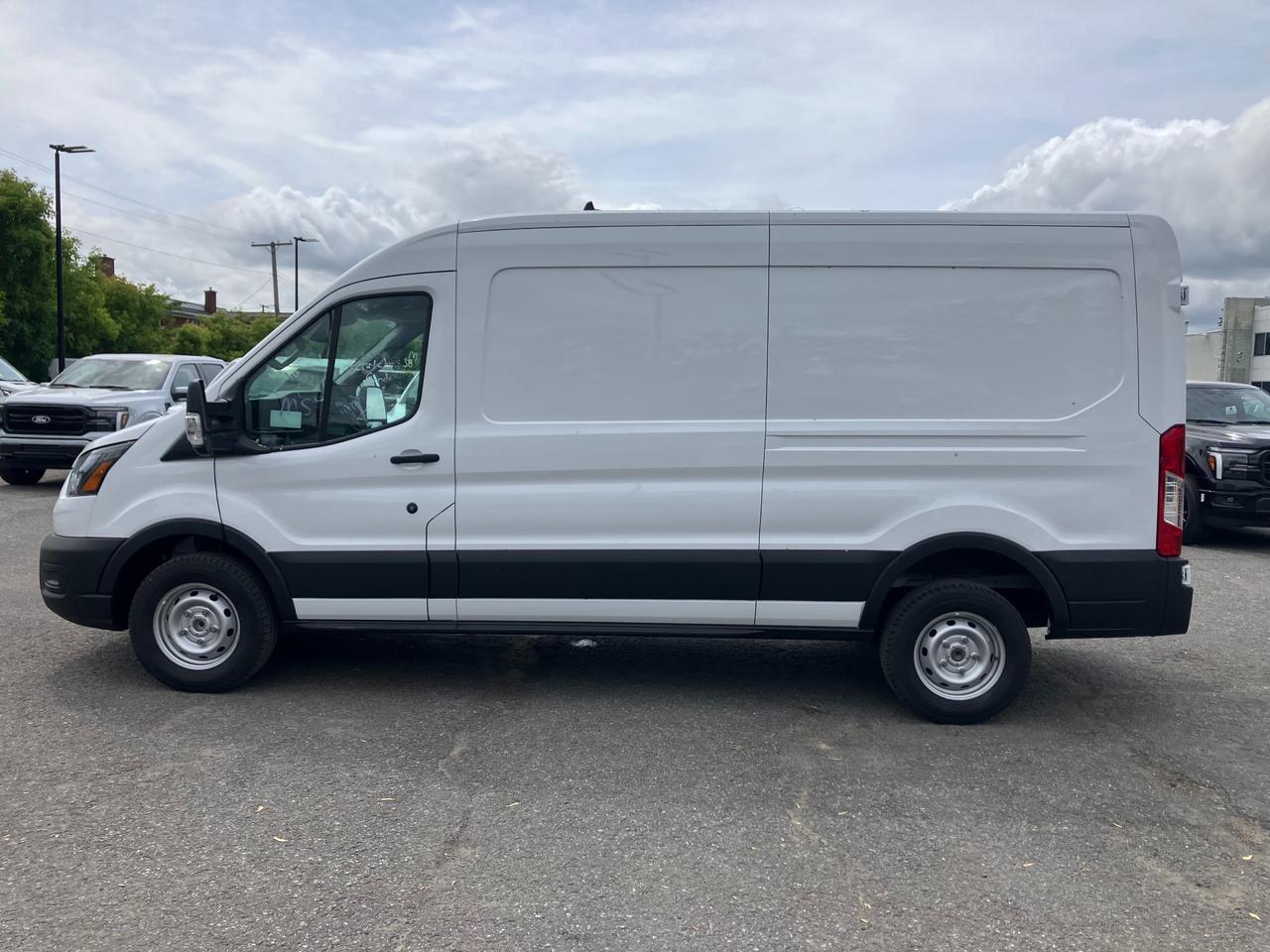 2025 Ford Transit-250 Cargo Base Rear-Wheel Drive Medium Roof Van 148 in. WB Photo