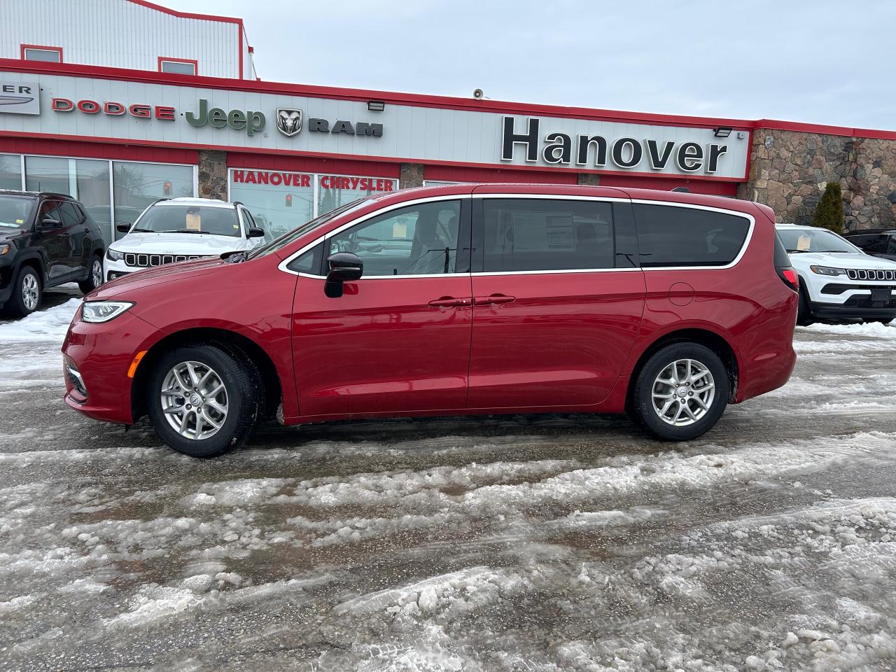 2026 Chrysler Pacifica Select Front-Wheel Drive Passenger Van Photo