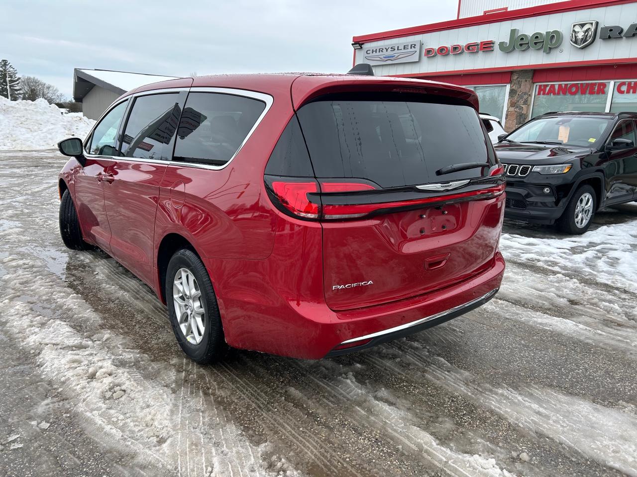 2026 Chrysler Pacifica Select Front-Wheel Drive Passenger Van Photo2