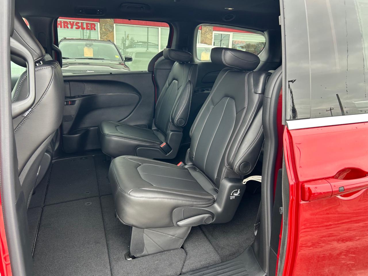 2026 Chrysler Pacifica Select Front-Wheel Drive Passenger Van Photo