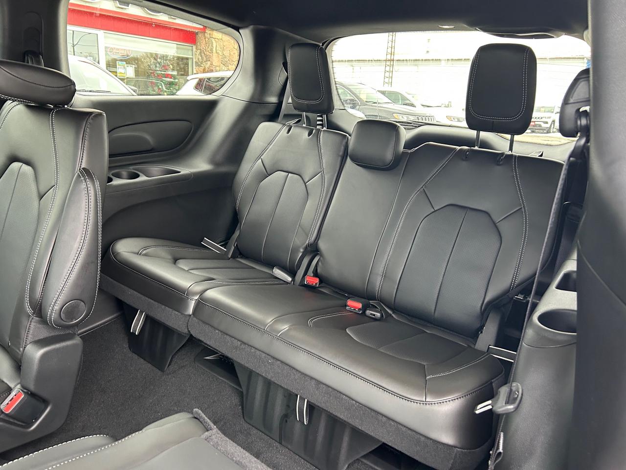 2026 Chrysler Pacifica Select Front-Wheel Drive Passenger Van Photo