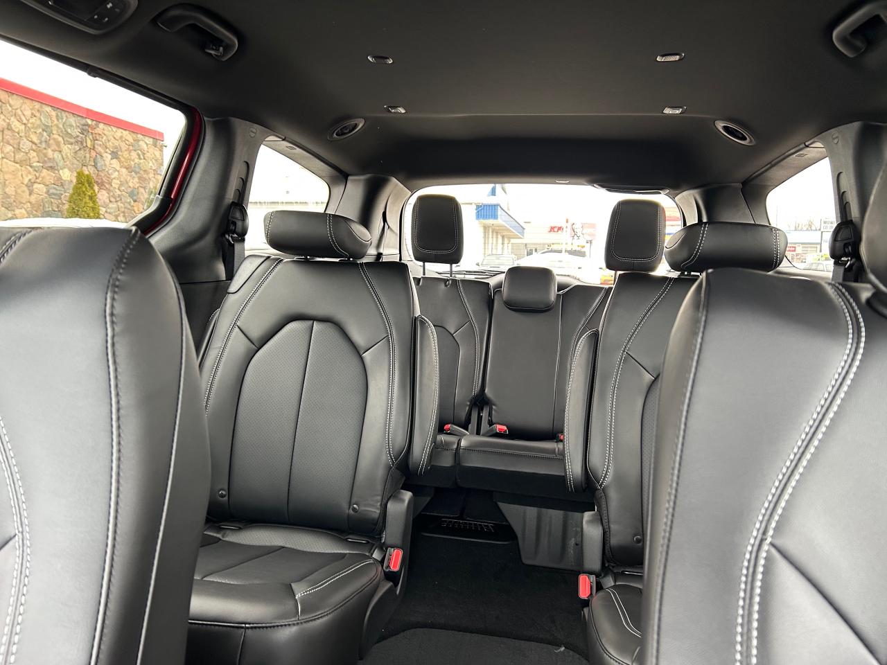 2026 Chrysler Pacifica Select Front-Wheel Drive Passenger Van Photo