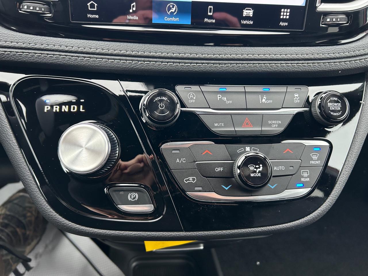 2026 Chrysler Pacifica Select Front-Wheel Drive Passenger Van Photo