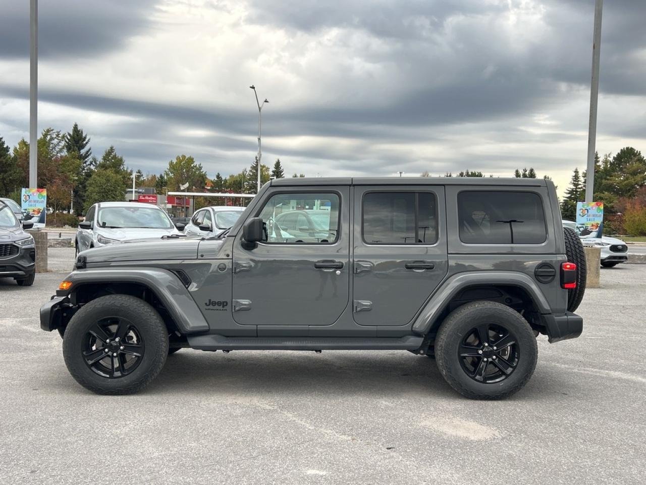 2023 Jeep Wrangler SAHARA 4DR 4X4 Photo