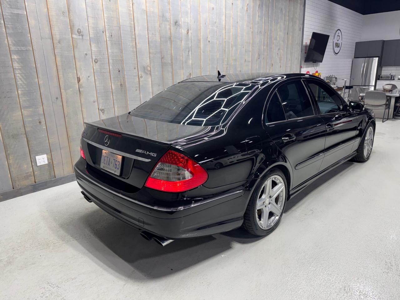 2008 Mercedes-Benz E-Class 63 AMG RWD  P30 Performance Package  Accident Free Photo4