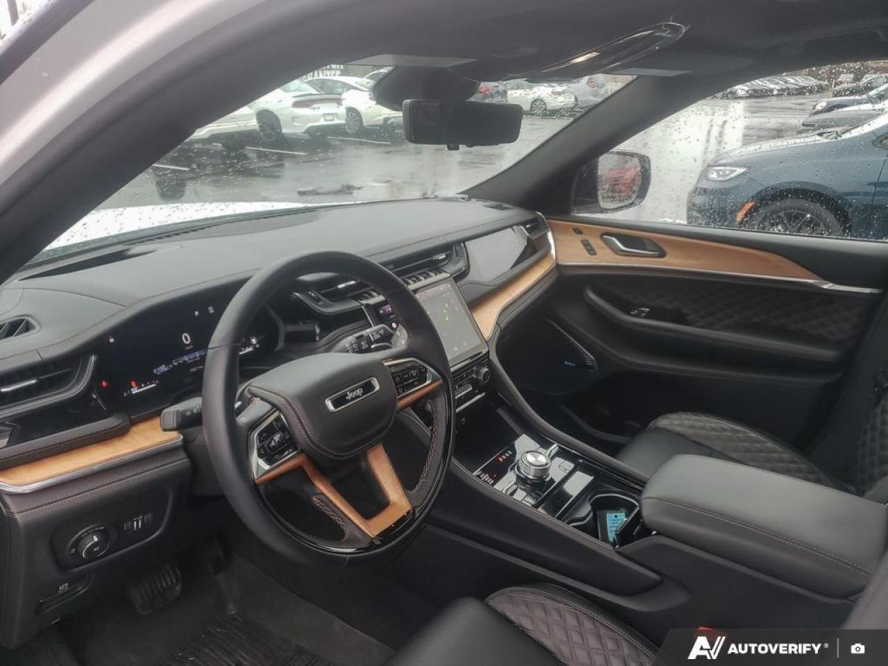 2024 Jeep Grand Cherokee L Summit 4dr 4x4 Photo