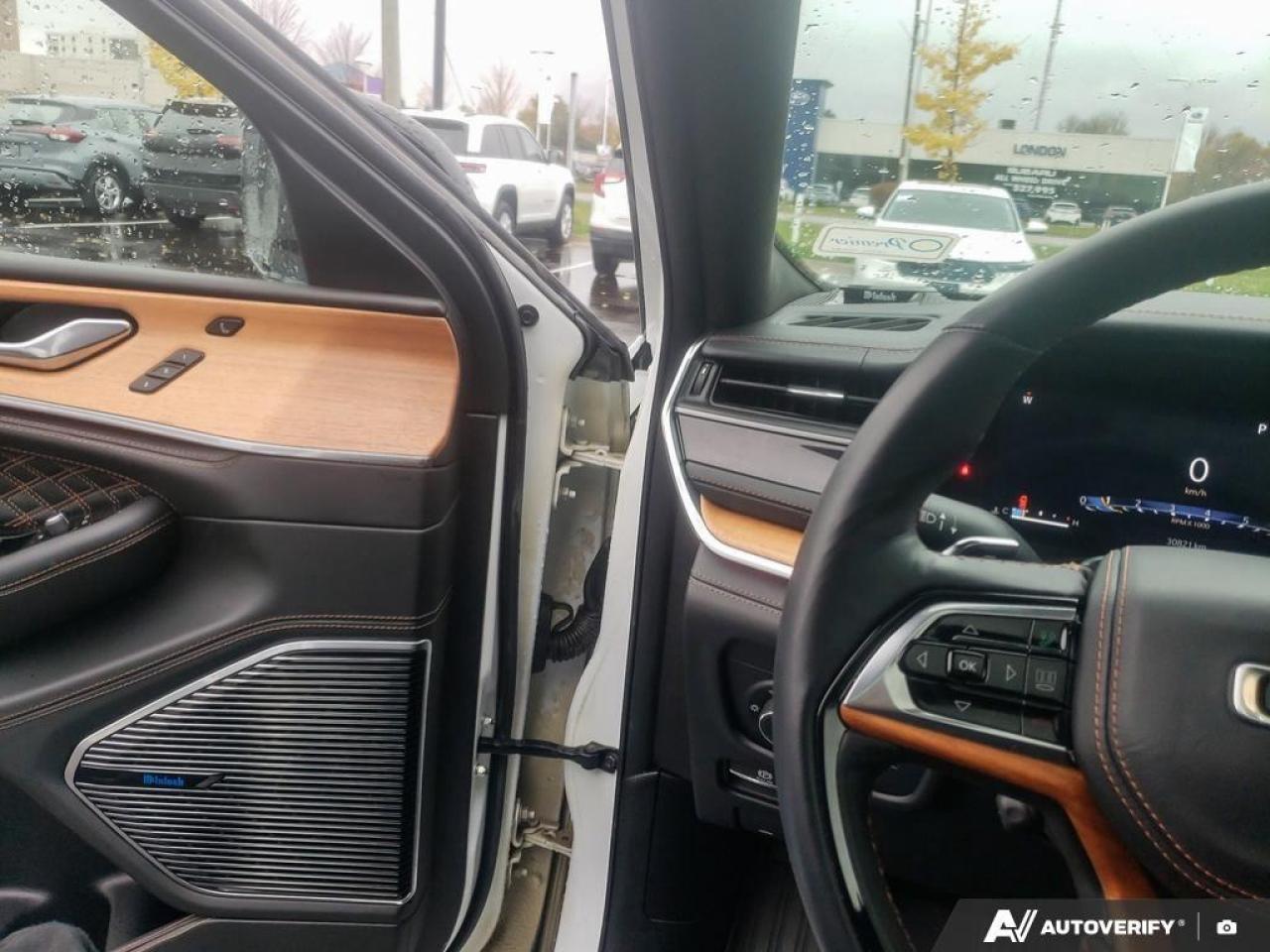 2024 Jeep Grand Cherokee L Summit 4dr 4x4 Photo