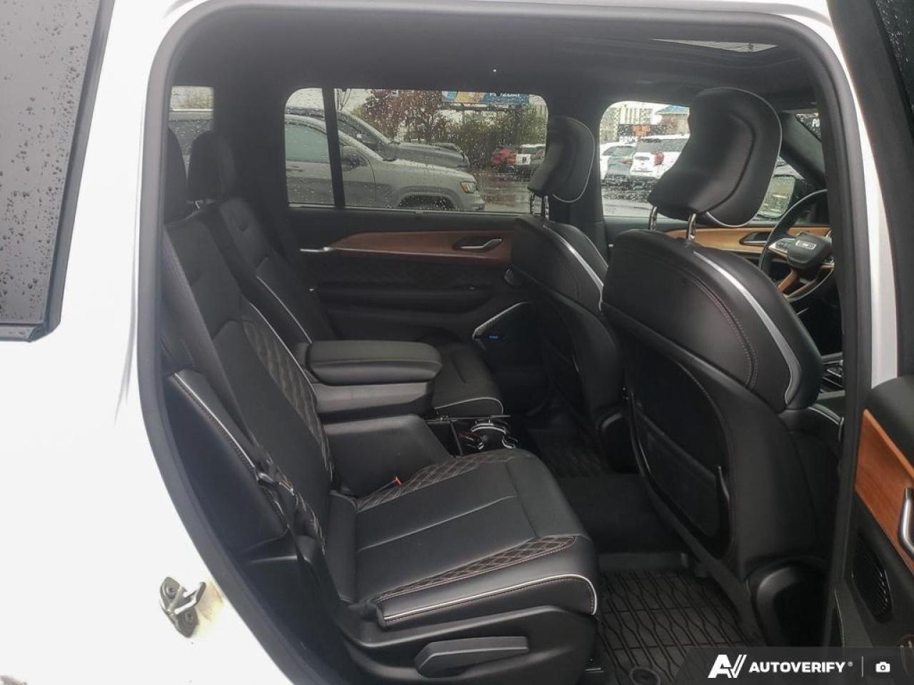 2024 Jeep Grand Cherokee L Summit 4dr 4x4 Photo