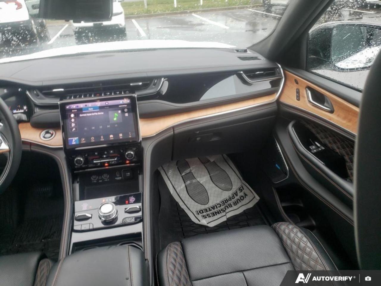 2024 Jeep Grand Cherokee L Summit 4dr 4x4 Photo