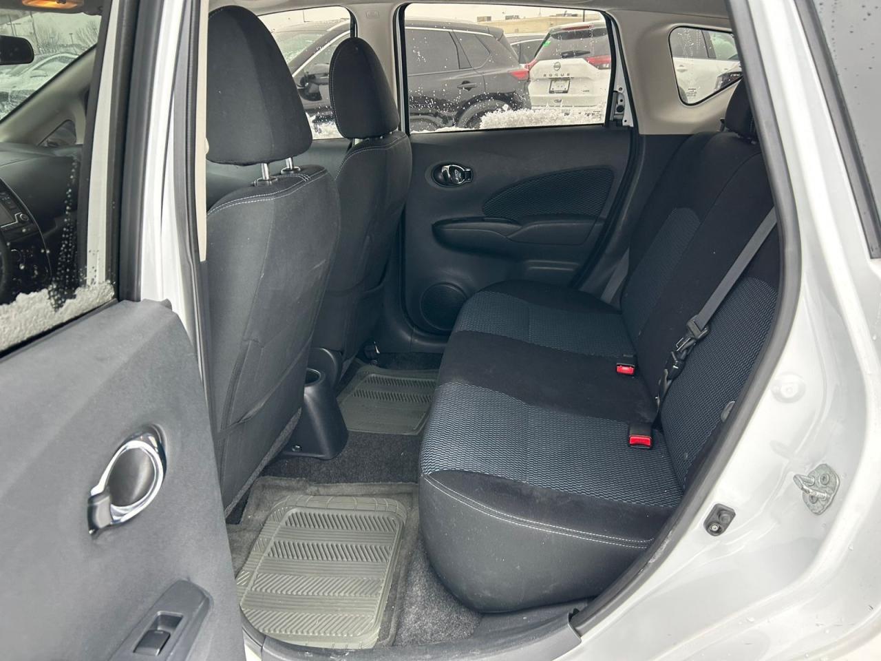 2016 Nissan Versa Note 5dr HB Man 1.6 S Photo2