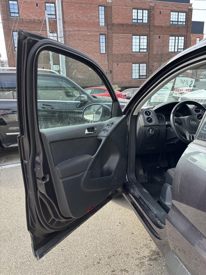 2016 Volkswagen Tiguan 4MOTION 4dr Auto Comfortline Photo