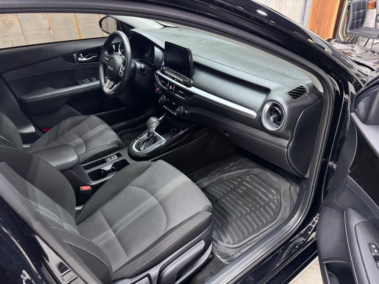 2024 Kia Forte EX Premium  Accident Free  One Owner  TWO Sets of Photo