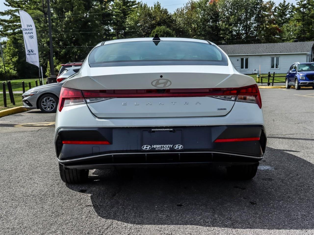 2025 Hyundai Elantra HEV Luxury 4dr Sedan Photo
