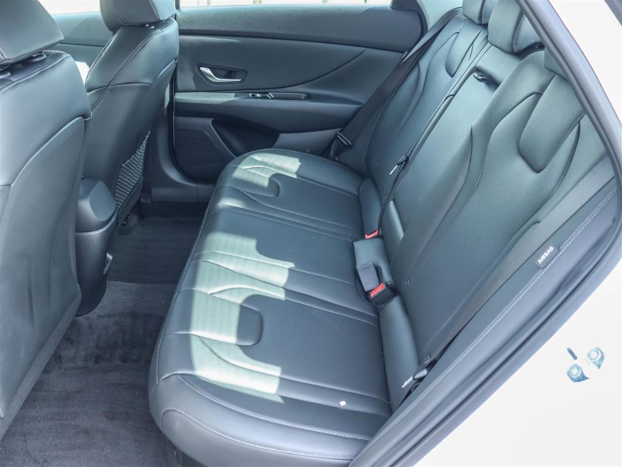 2025 Hyundai Elantra HEV Luxury 4dr Sedan Photo