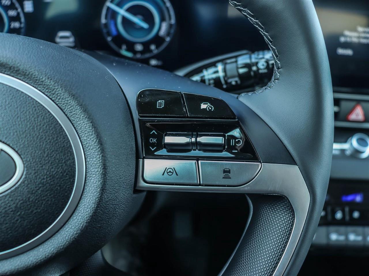 2025 Hyundai Elantra HEV Luxury 4dr Sedan Photo