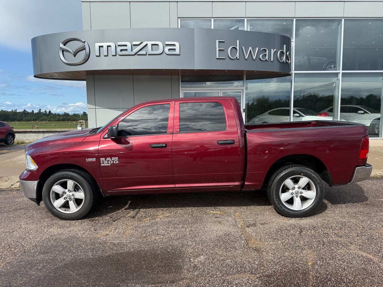 Used 2023 RAM 1500 Classic SLT 4x4 Crew Cab 5.6 ft. box 140 in. WB for sale in Pembroke, ON