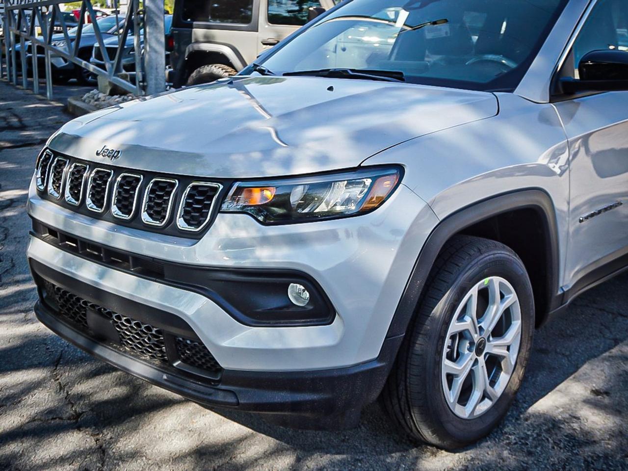 2025 Jeep Compass  Photo3