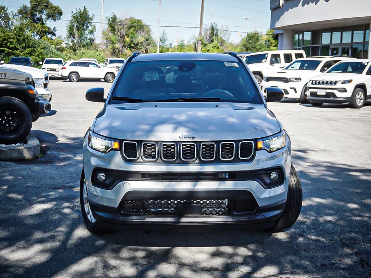 2025 Jeep Compass  Photo2