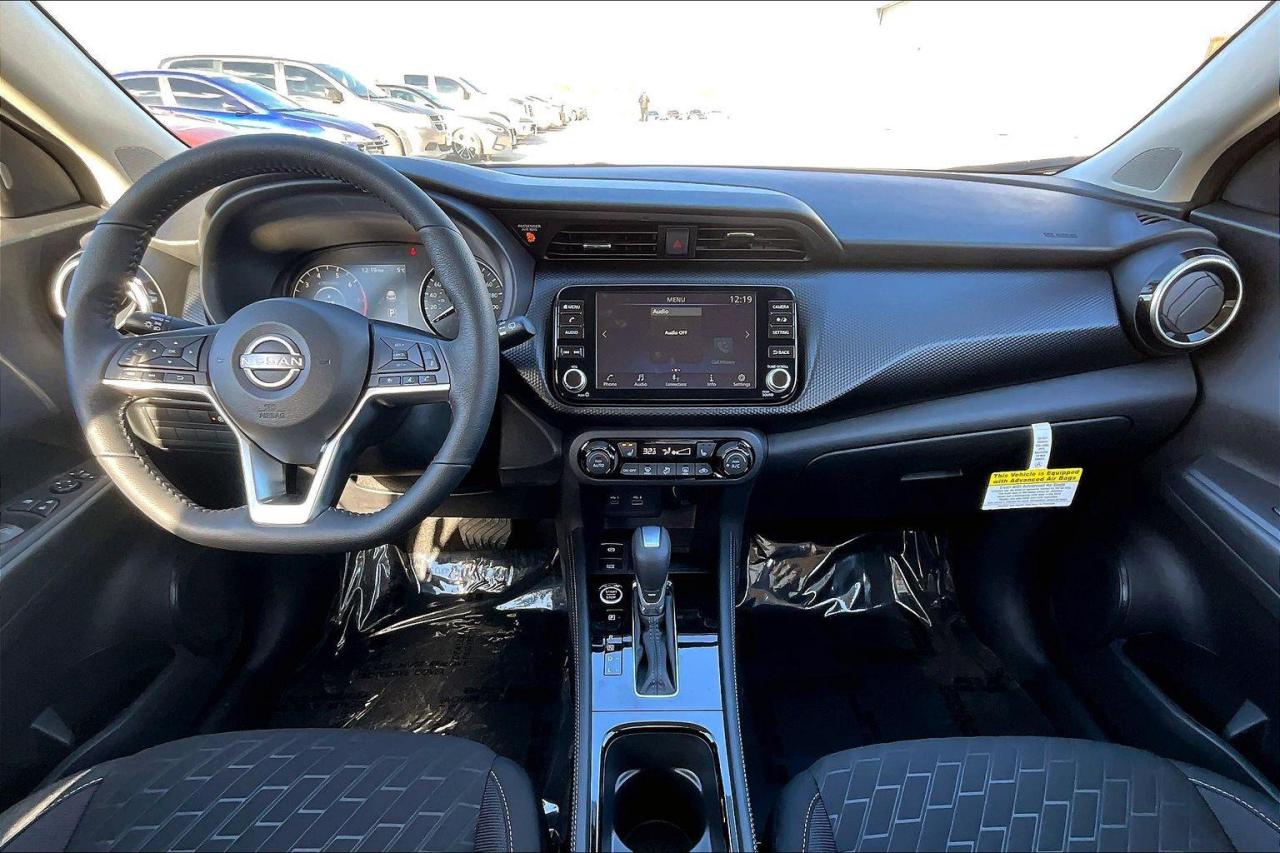 2025 Nissan Kicks Play SV 4dr Front-Wheel Drive Photo4