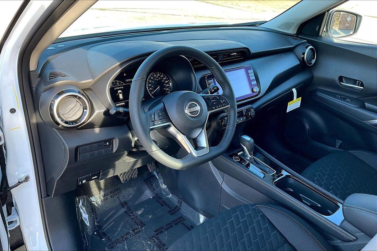 2025 Nissan Kicks Play SV 4dr Front-Wheel Drive Photo