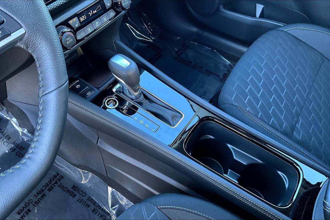 2025 Nissan Kicks Play SV 4dr Front-Wheel Drive Photo