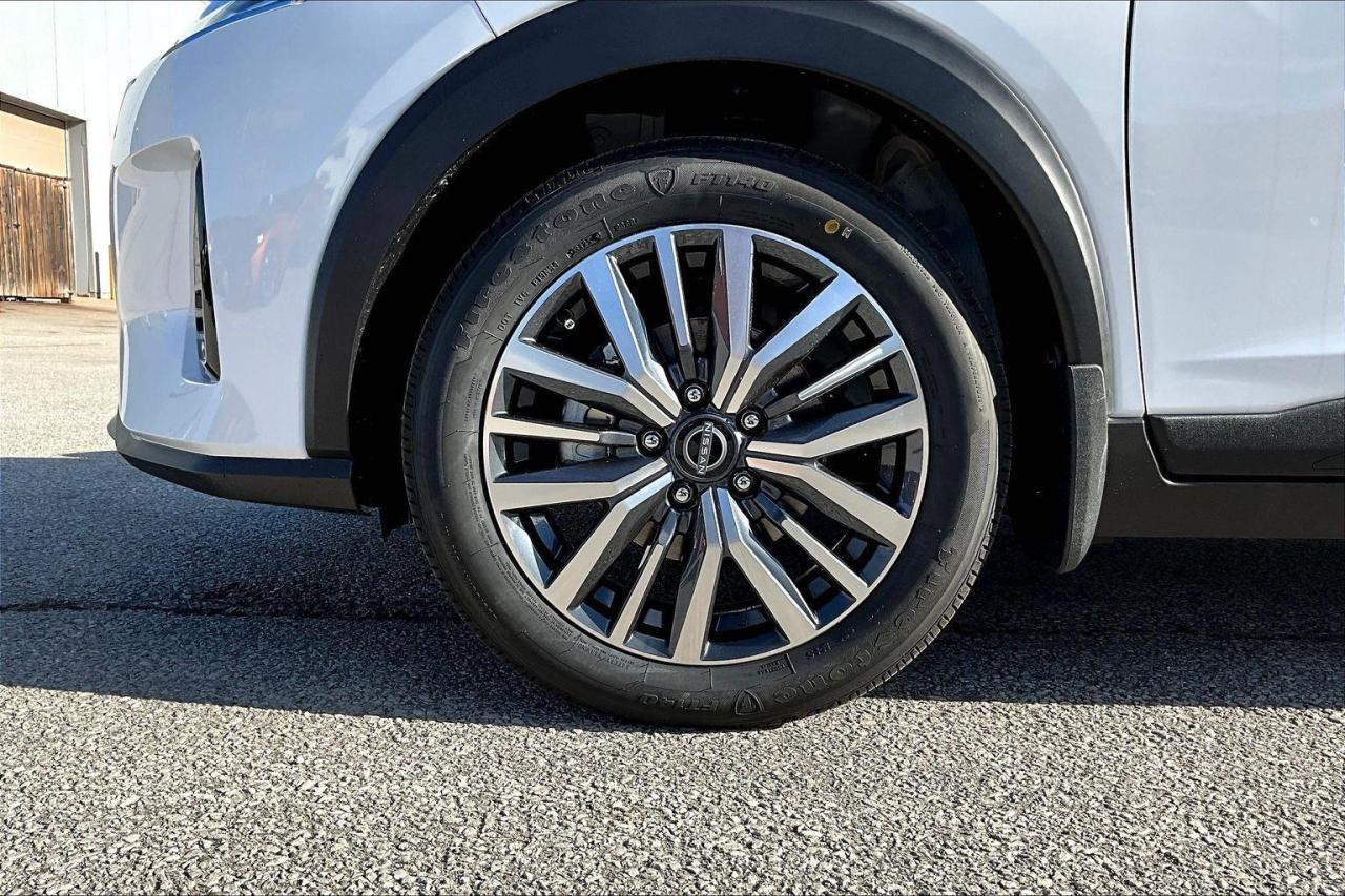 2025 Nissan Kicks Play SV 4dr Front-Wheel Drive Photo