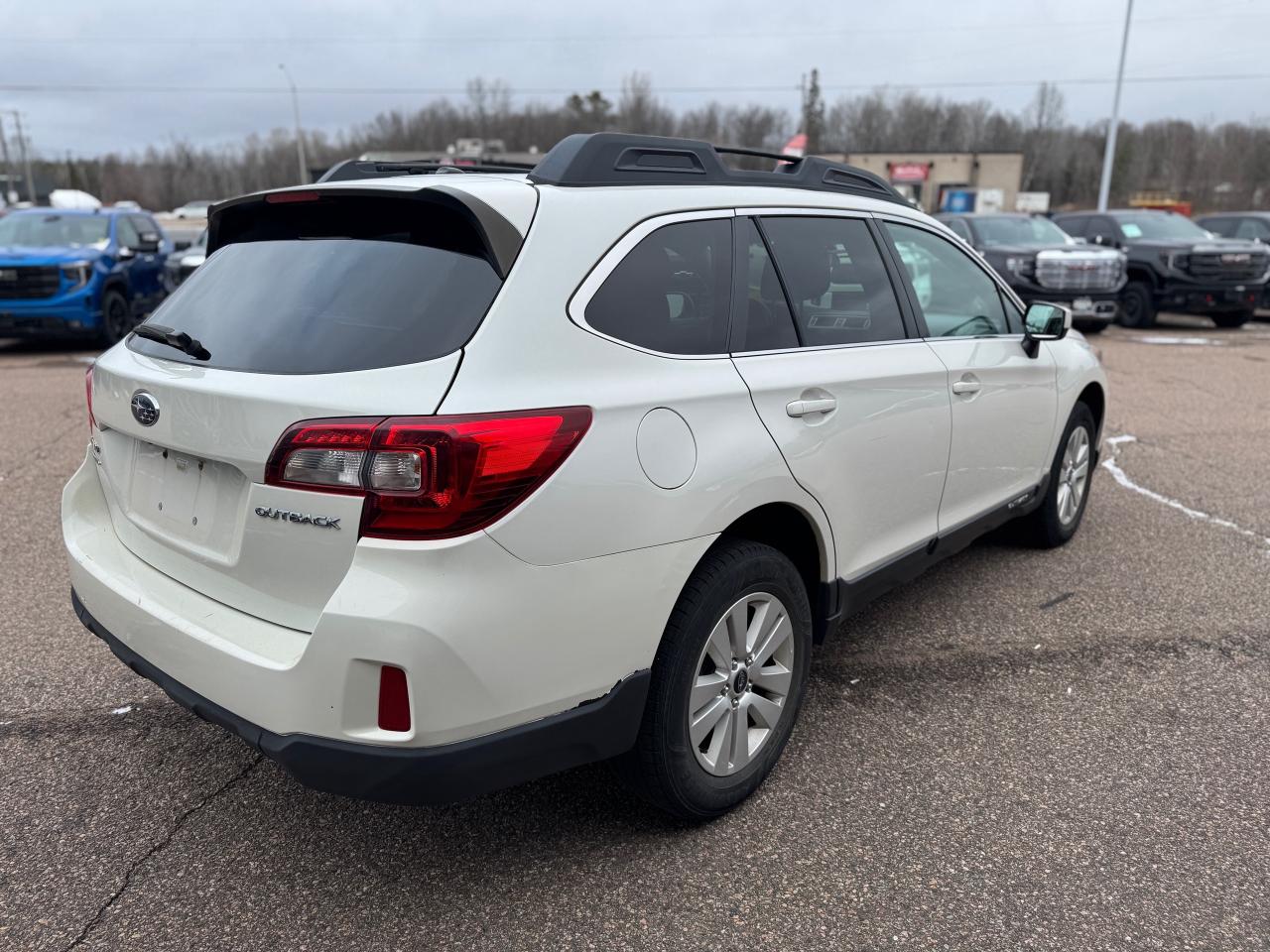 2015 Subaru Outback 2.5i (CVT) 4dr All-Wheel Drive Photo4