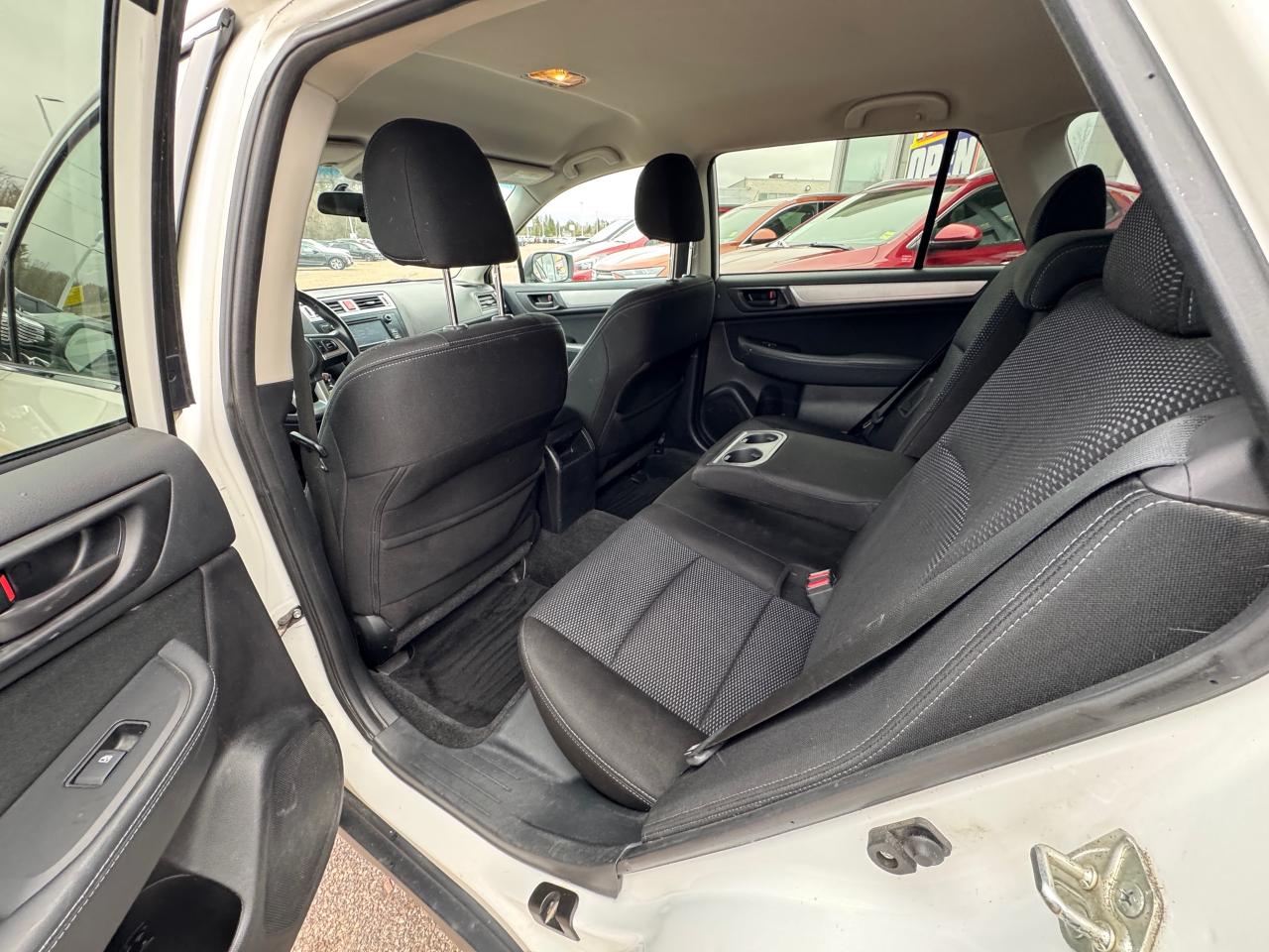 2015 Subaru Outback 2.5i (CVT) 4dr All-Wheel Drive Photo