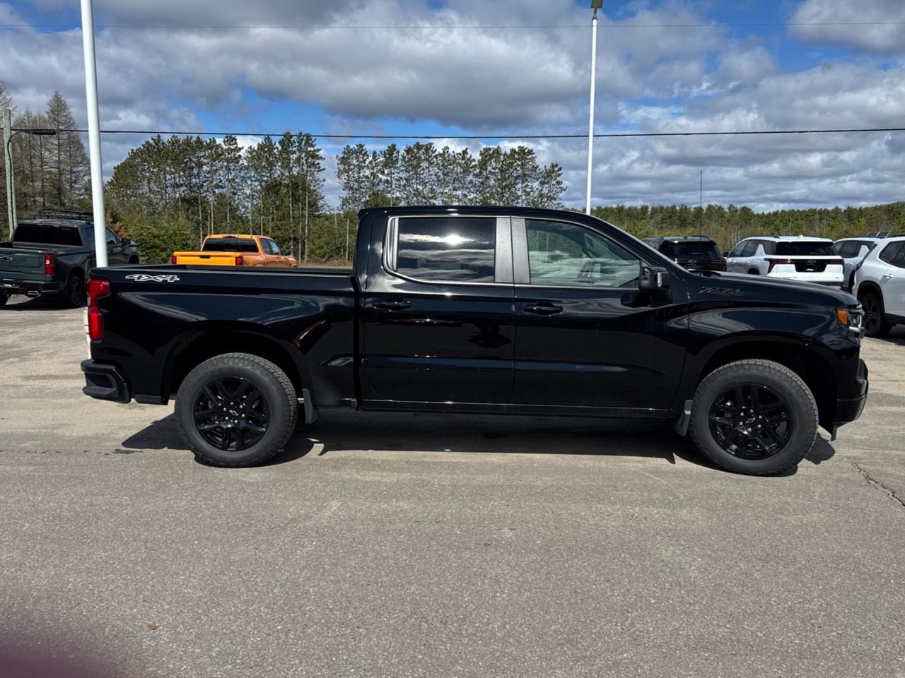 2026 Chevrolet Silverado 1500 Crew Cab Short Box 4-Wheel Drive RST Photo3
