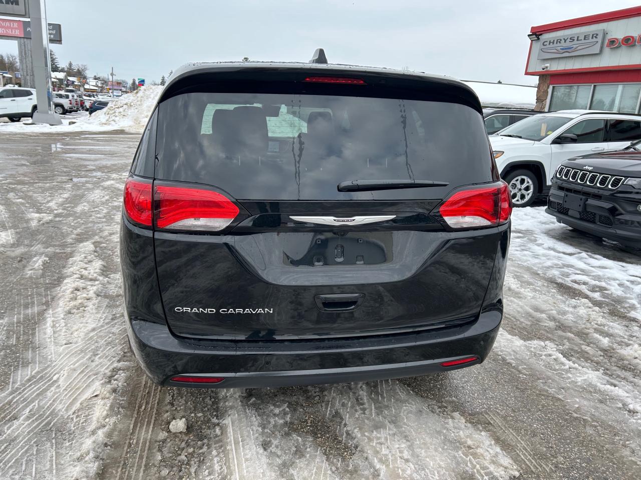 2026 Chrysler Grand Caravan SXT Front-Wheel Drive Passenger Van Photo3