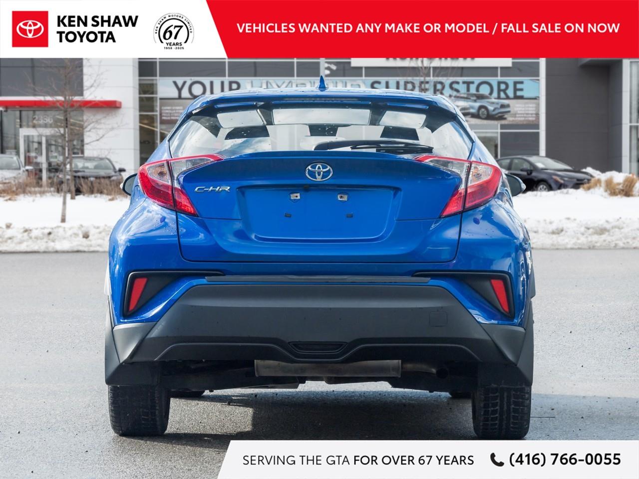 2020 Toyota C-HR XLE Premium 4dr Front-Wheel Drive Sport Utility Photo