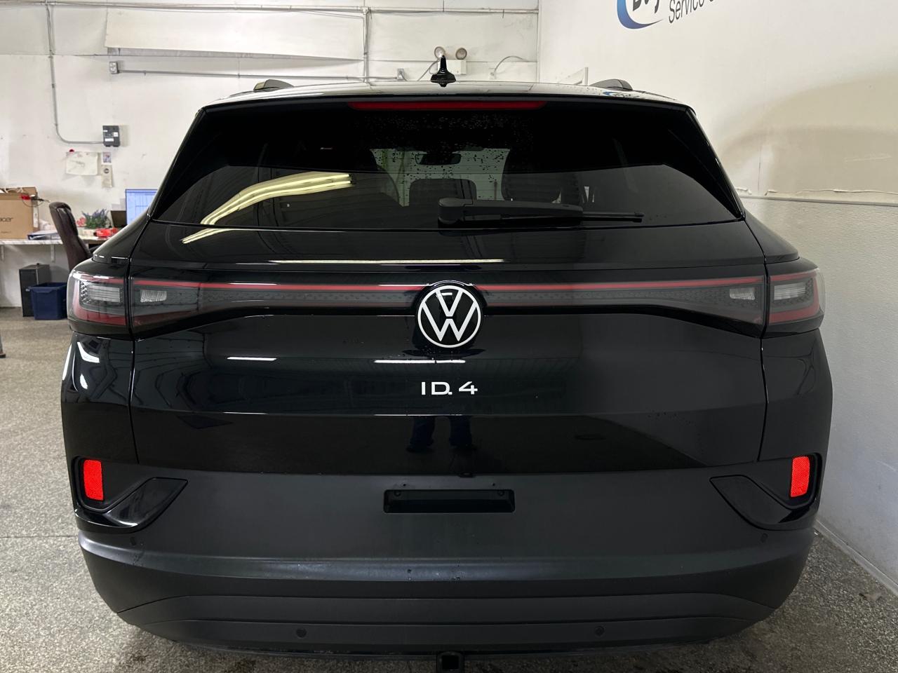 2024 Volkswagen ID.4 Pro 4dr All-Wheel Drive Photo