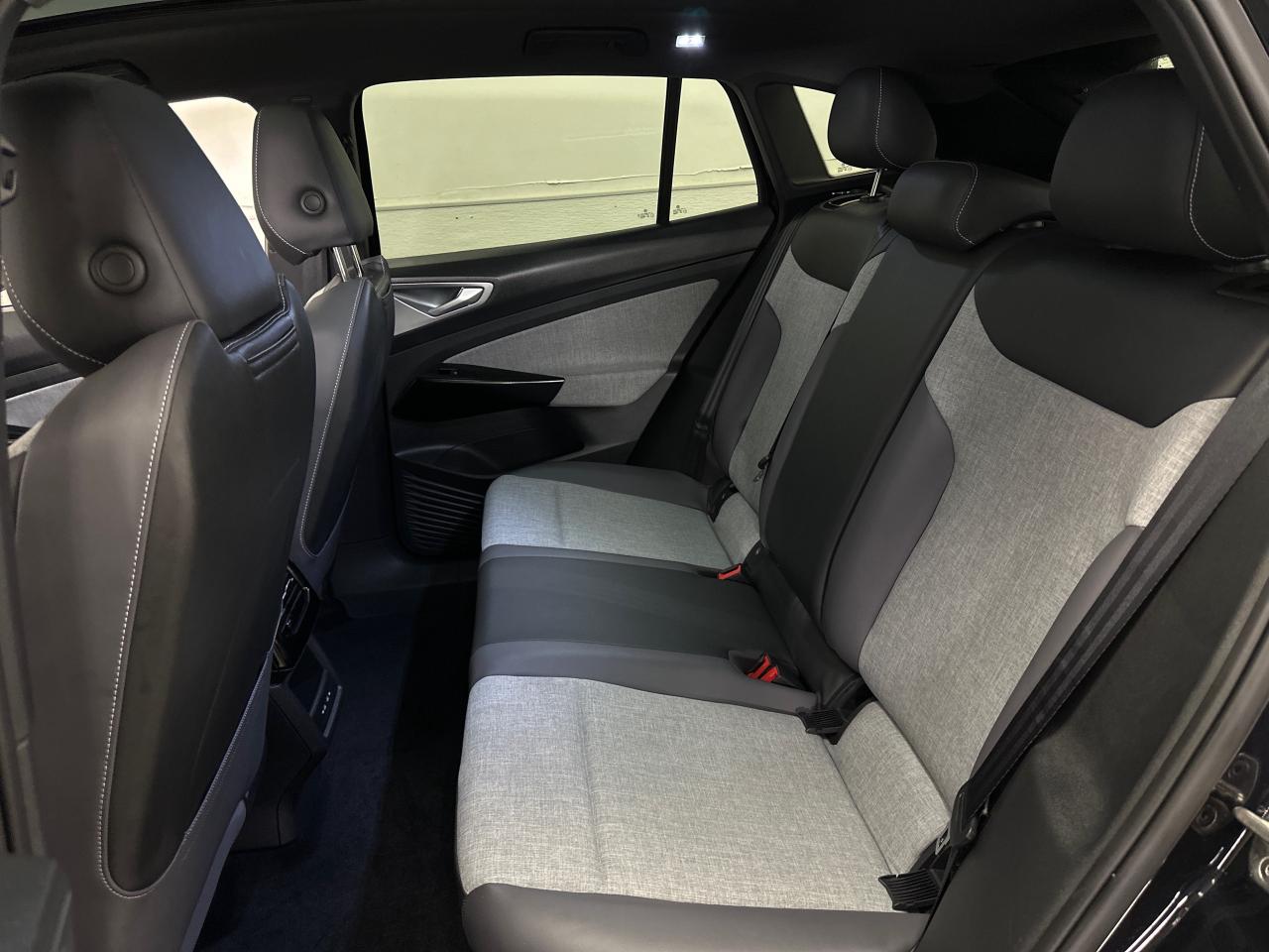 2024 Volkswagen ID.4 Pro 4dr All-Wheel Drive Photo