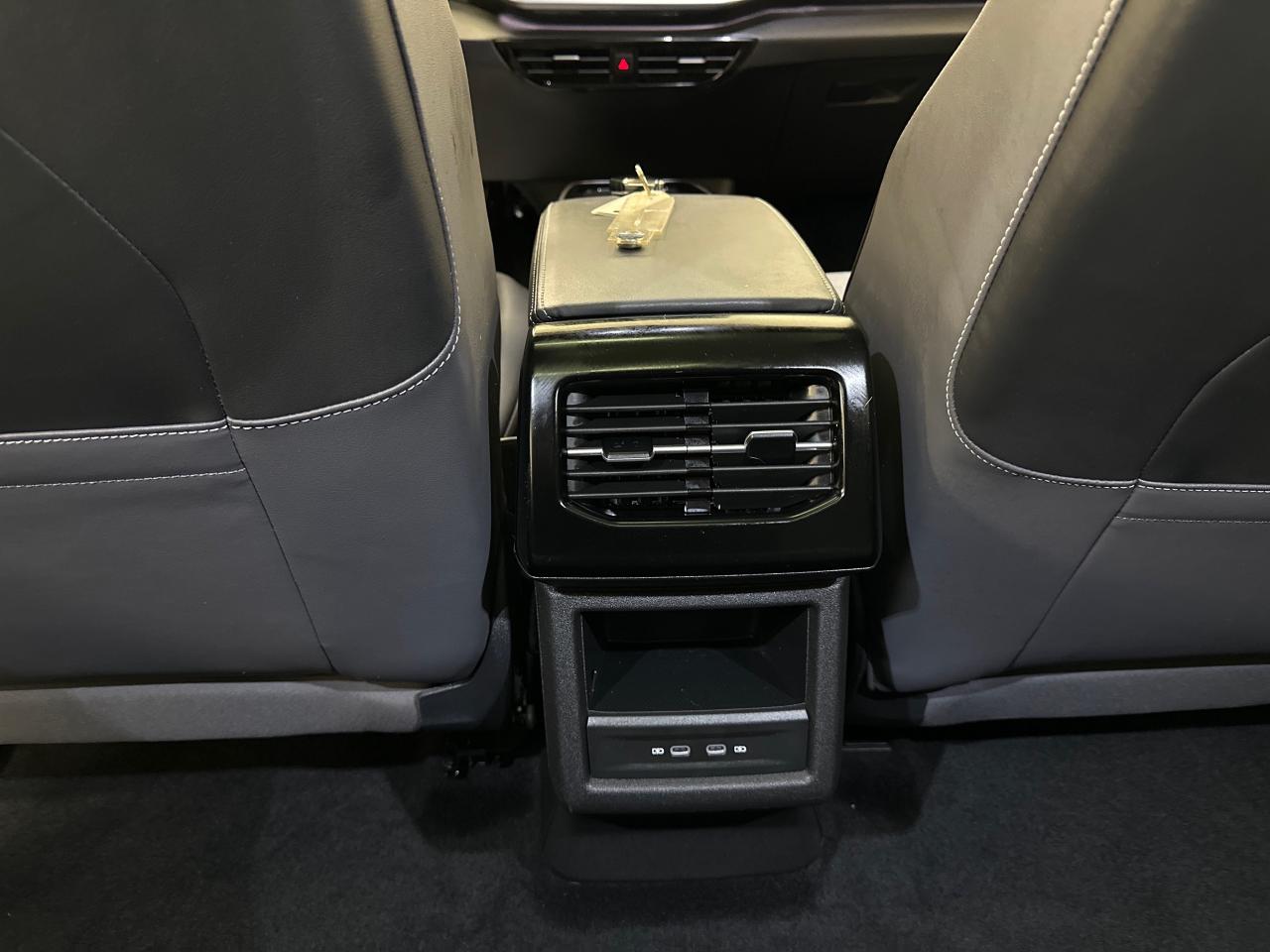 2024 Volkswagen ID.4 Pro 4dr All-Wheel Drive Photo