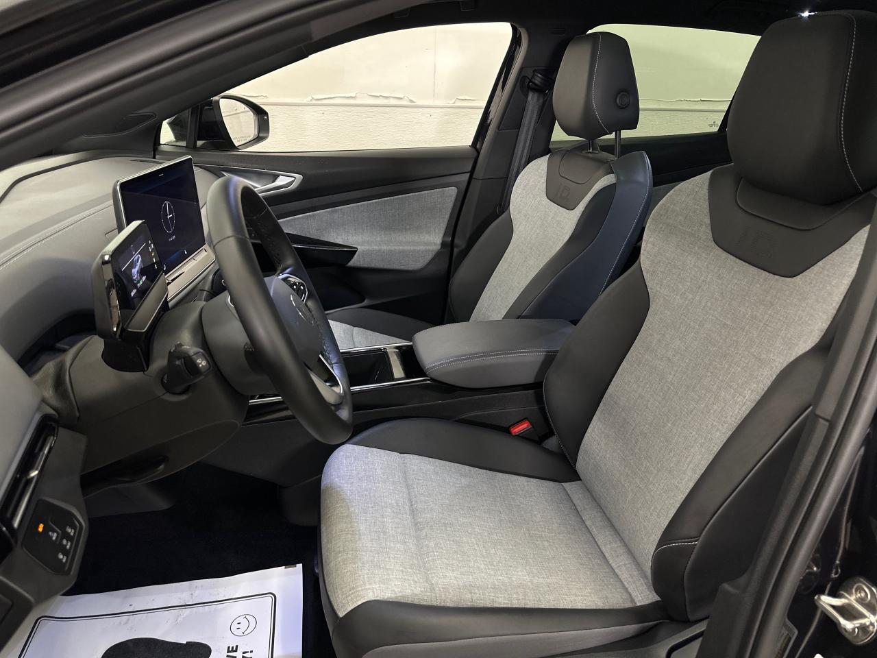 2024 Volkswagen ID.4 Pro 4dr All-Wheel Drive Photo