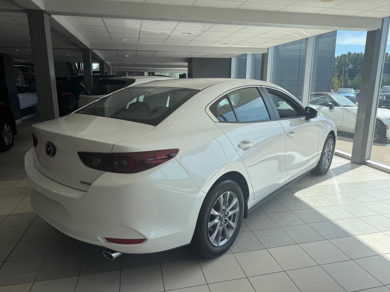 2025 Mazda 3 GS (A6) 4dr Front-Wheel Drive Sedan Photo2