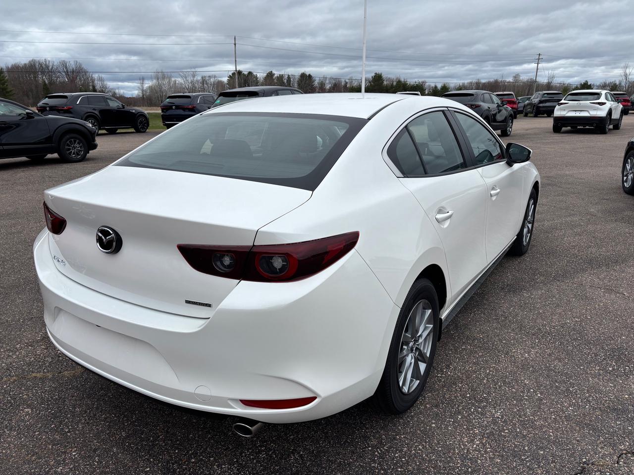 2025 Mazda 3 GS (A6) 4dr Front-Wheel Drive Sedan Photo2