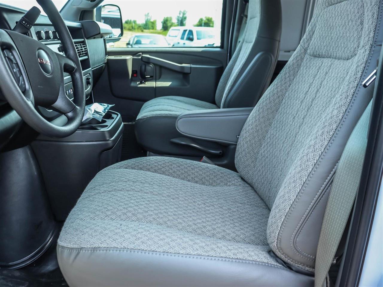 2025 GMC Savana Cargo Van 2500 Extended Wheelbase Rear-Wheel Drive Photo