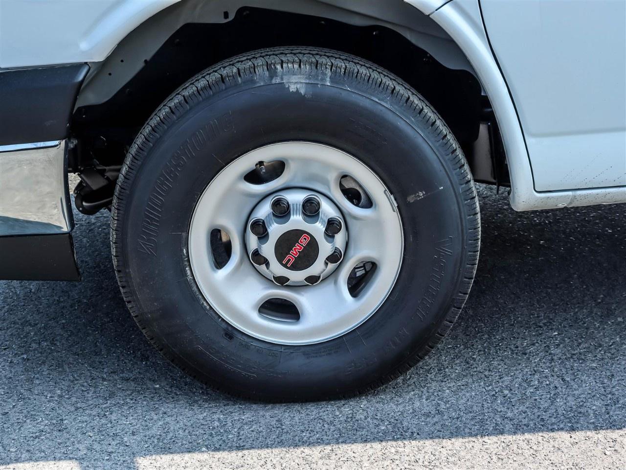 2025 GMC Savana Cargo Van 2500 Extended Wheelbase Rear-Wheel Drive Photo