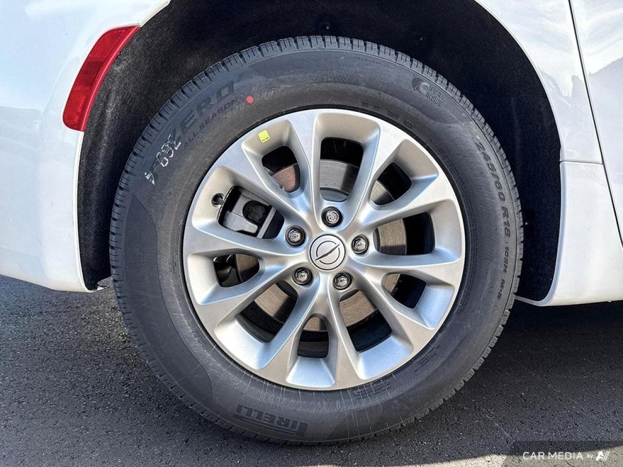 2026 Chrysler Pacifica Select All-Wheel Drive Passenger Van Photo